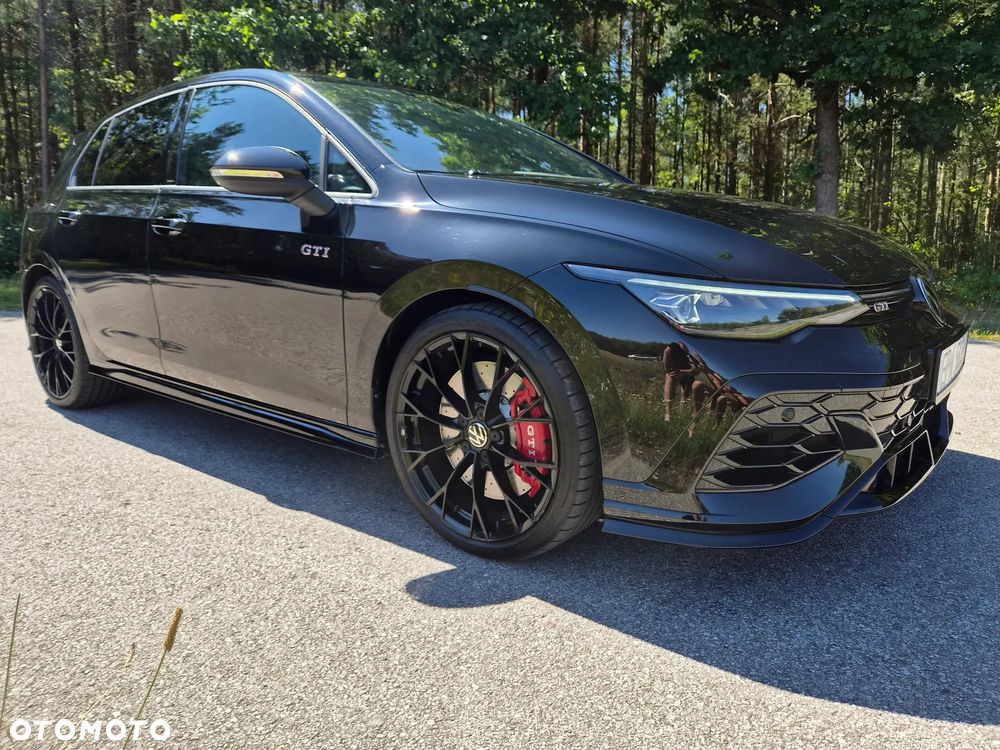 Volkswagen Golf - 8