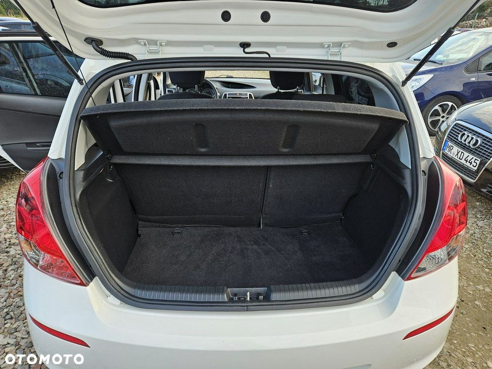 Hyundai i20 - 19