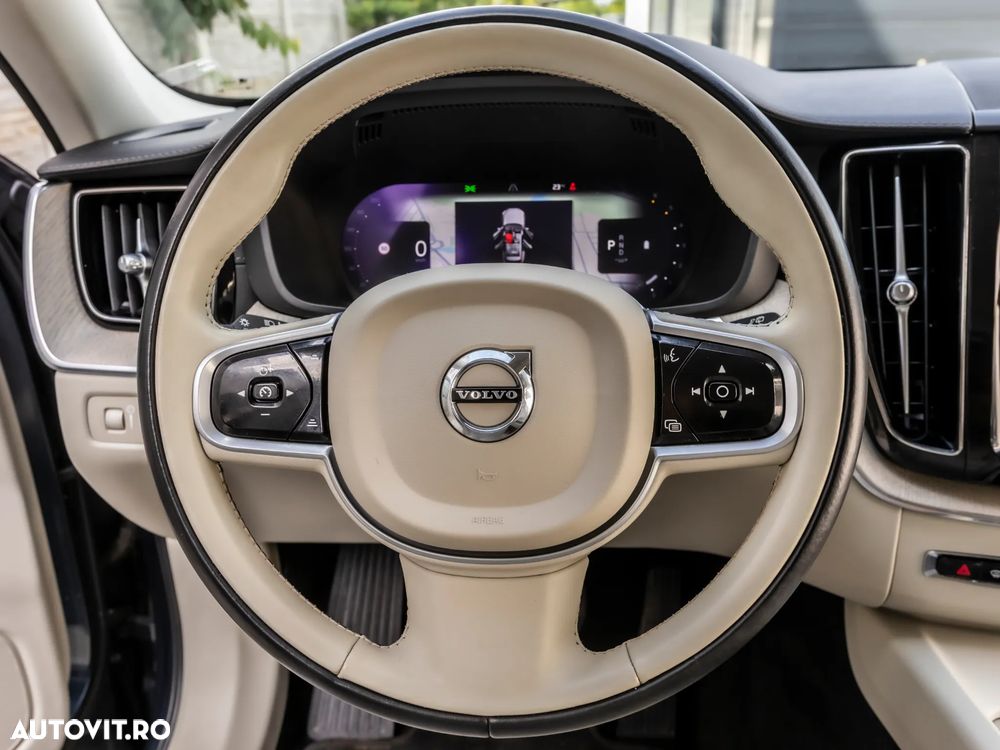 Volvo XC 60 B4 MHEV AT8 AWD Inscription - 18