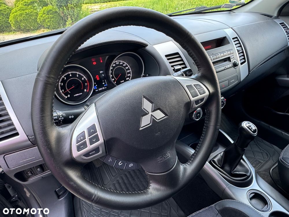 Mitsubishi Outlander 2.0 2WD Diamant - 29
