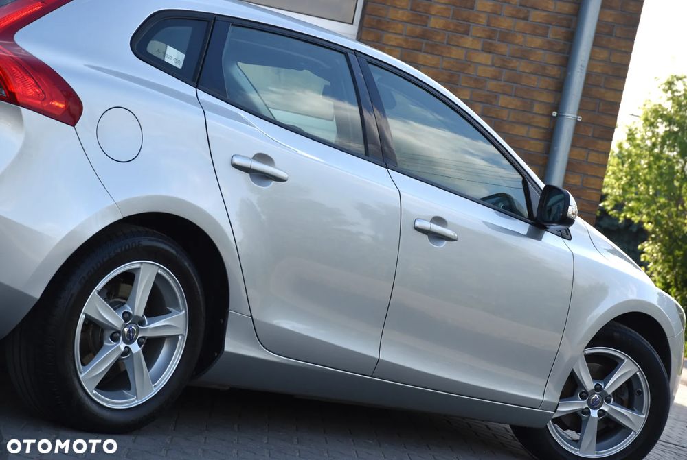 Volvo V40 D2 Momentum - 39