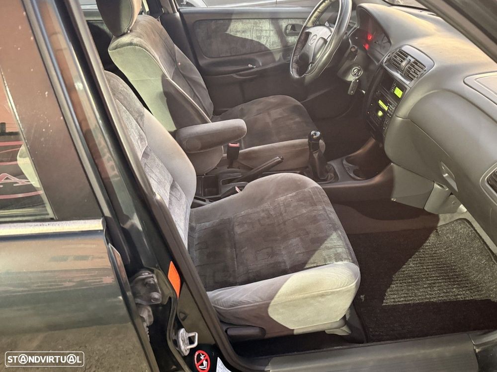 Mazda 626 SW 2.0 TDi GLX - 27