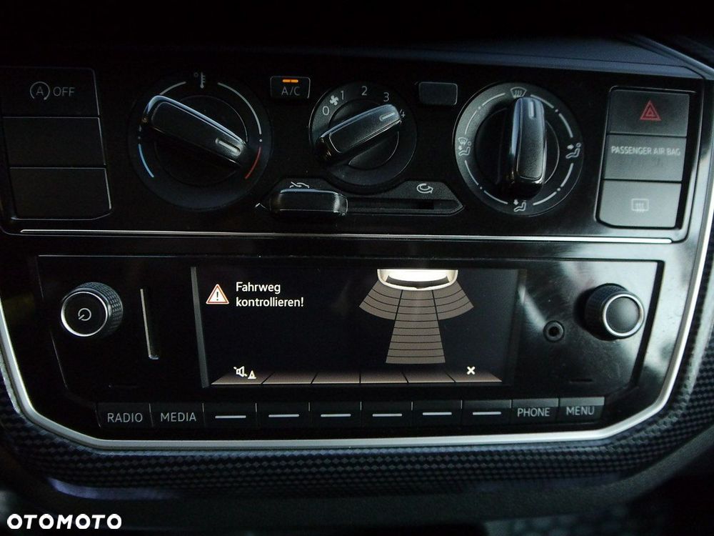 Volkswagen up! 1.0 White Style - 25