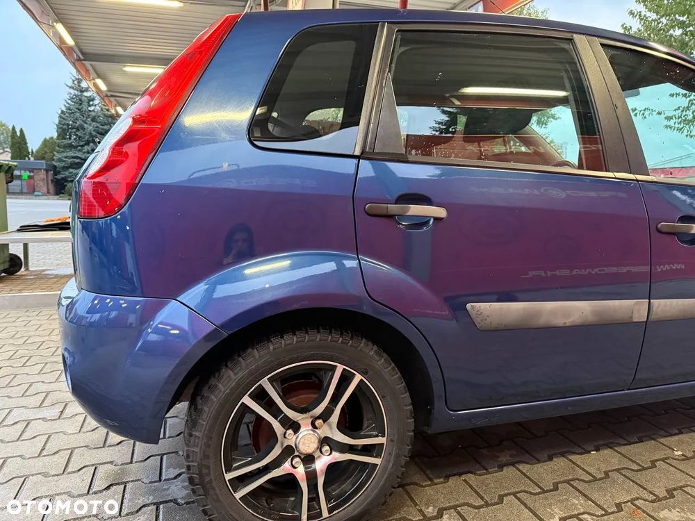 Ford Fiesta 1.4 Ambiente - 10