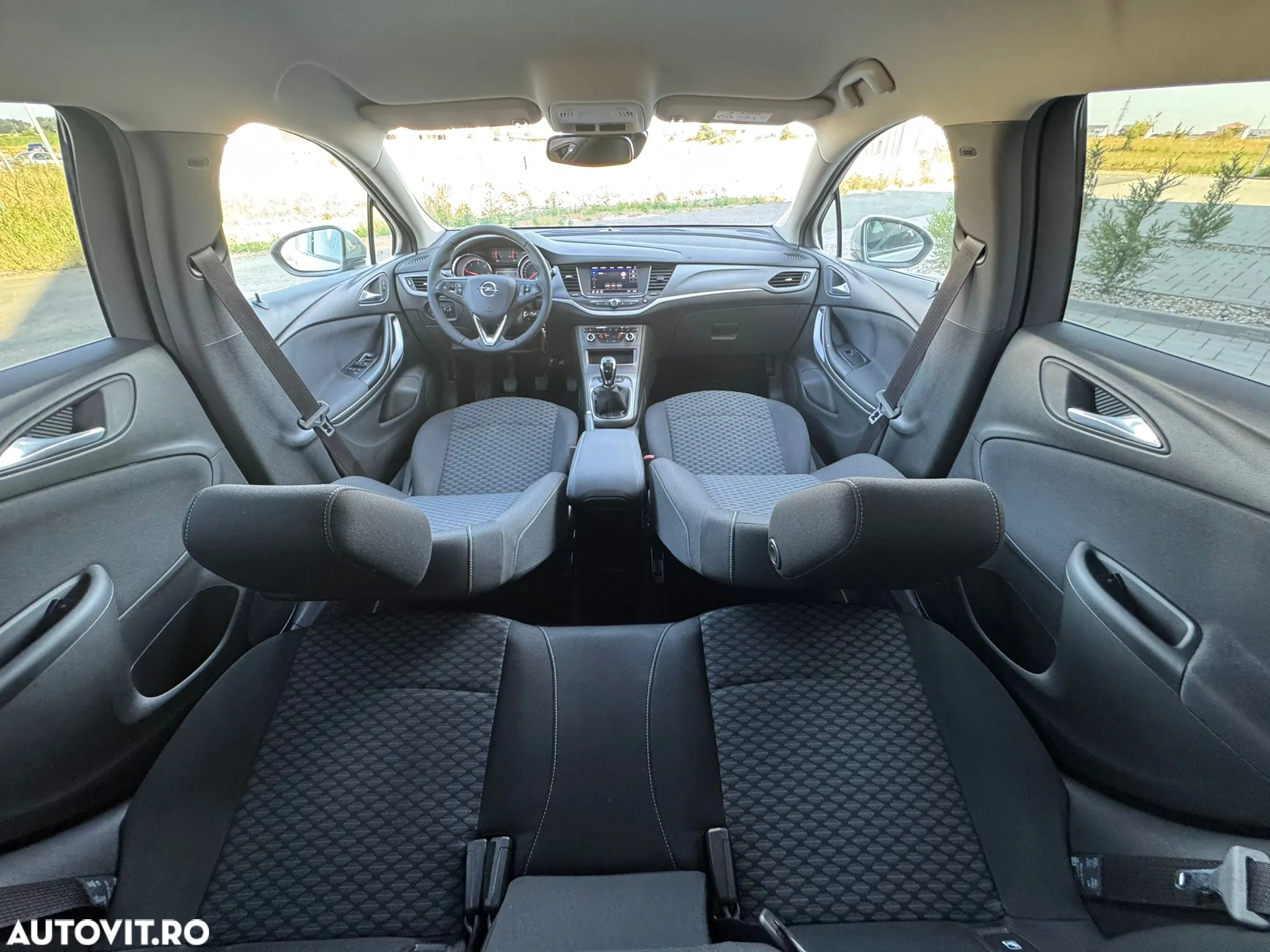 Opel Astra 1.5 D Start/Stop Sports Tourer Edition - 13