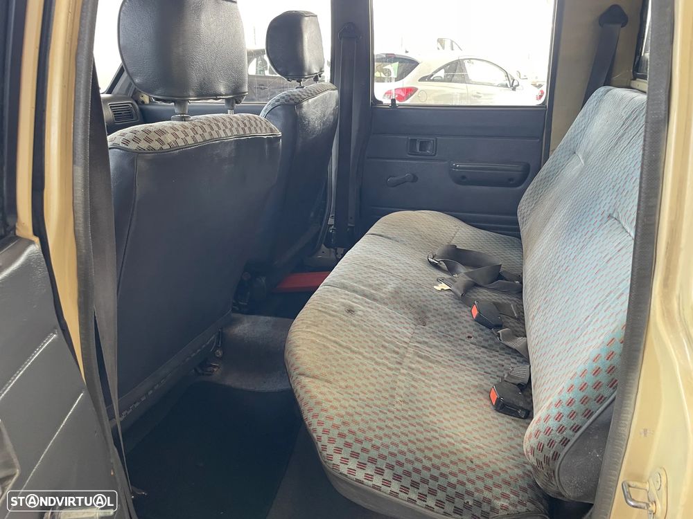 Toyota HILUX 2.4 D 4x4 C/DUPLA - 12