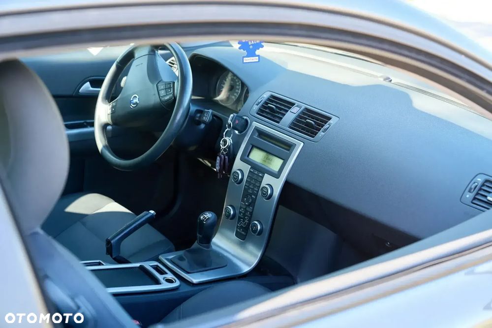 Volvo C30 2.0D Momentum - 4