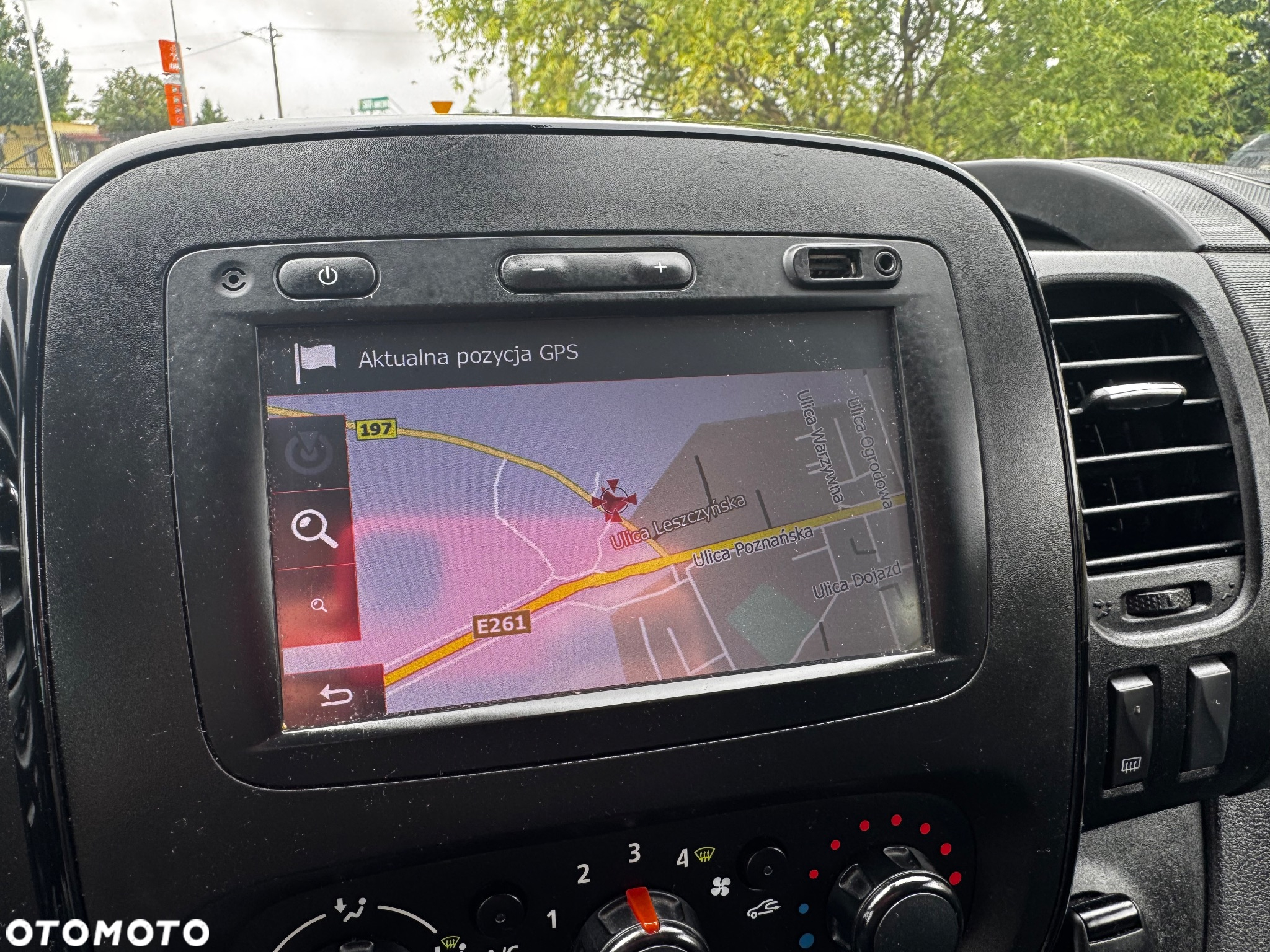 Opel Vivaro - 17
