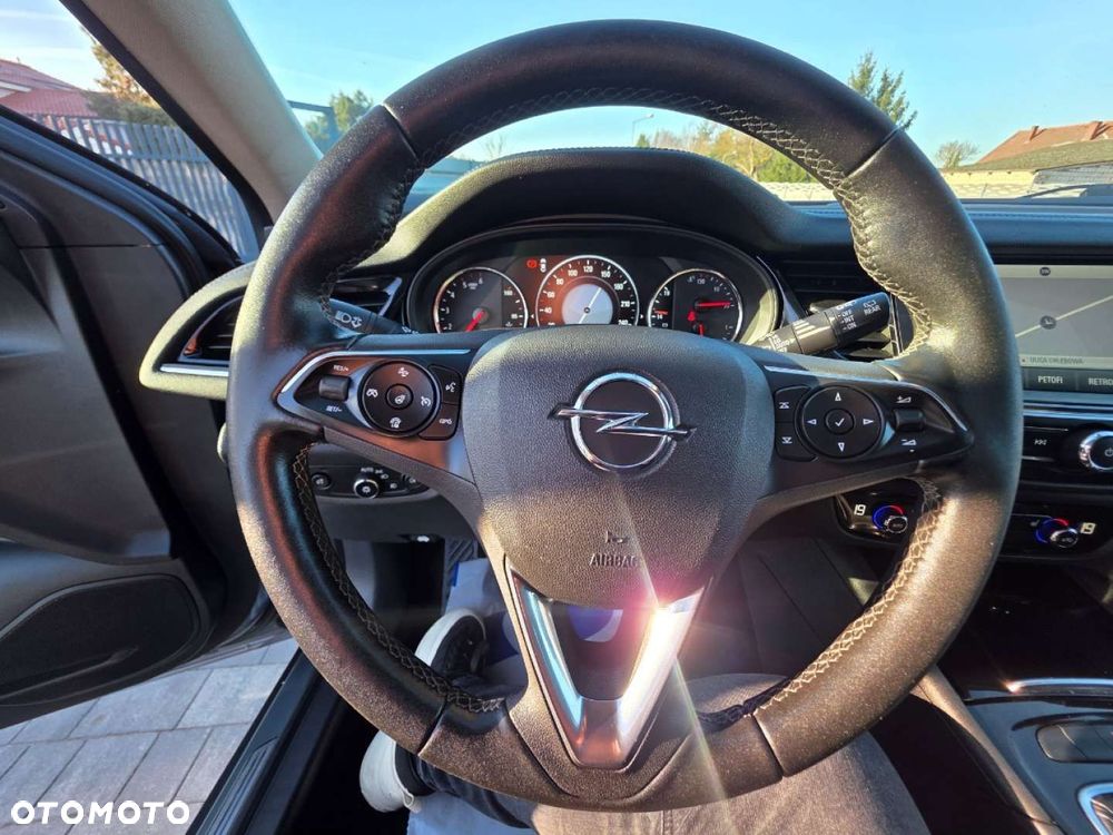 Opel Insignia - 11