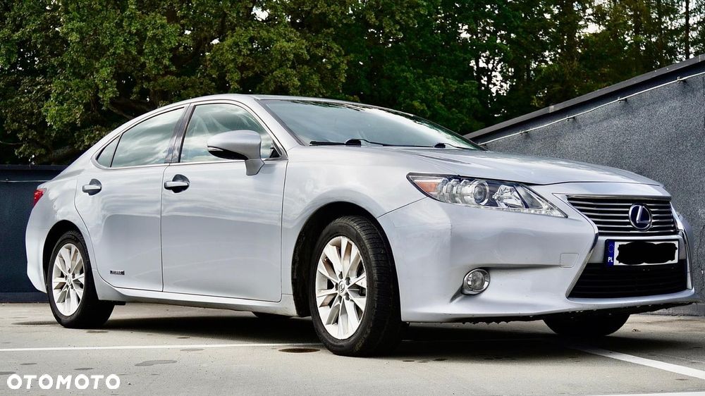 Lexus ES - 4