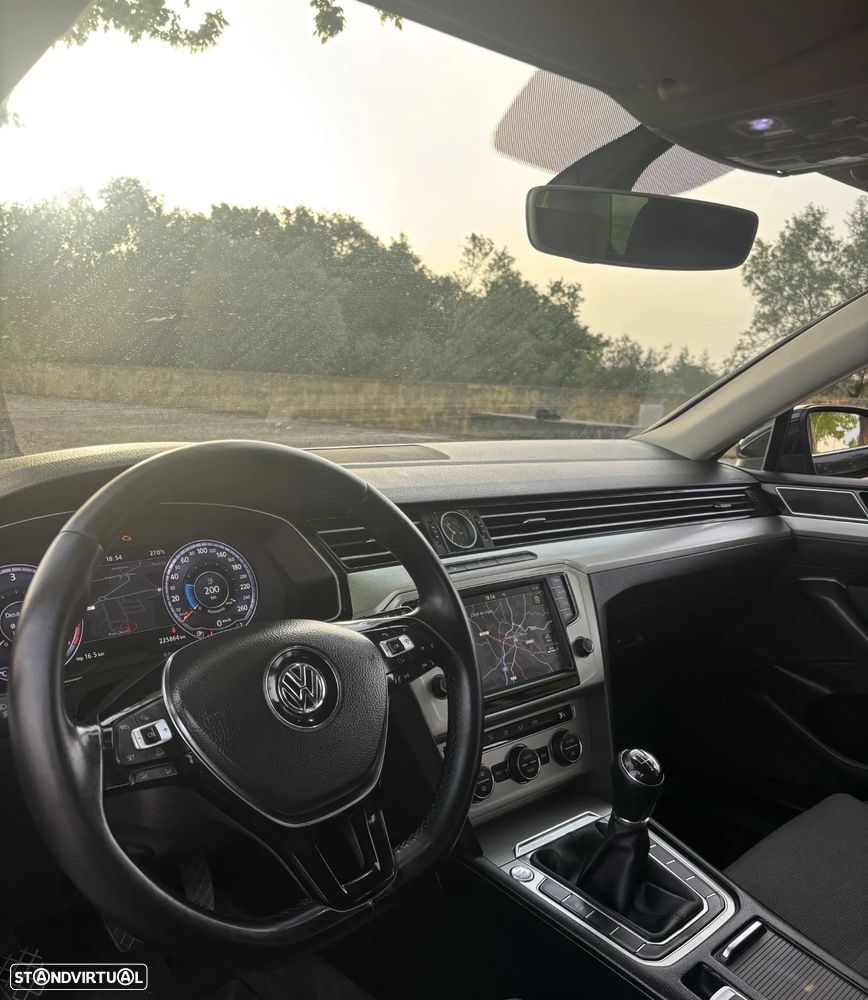 VW Passat Variant 2.0 TDI Confortline - 19