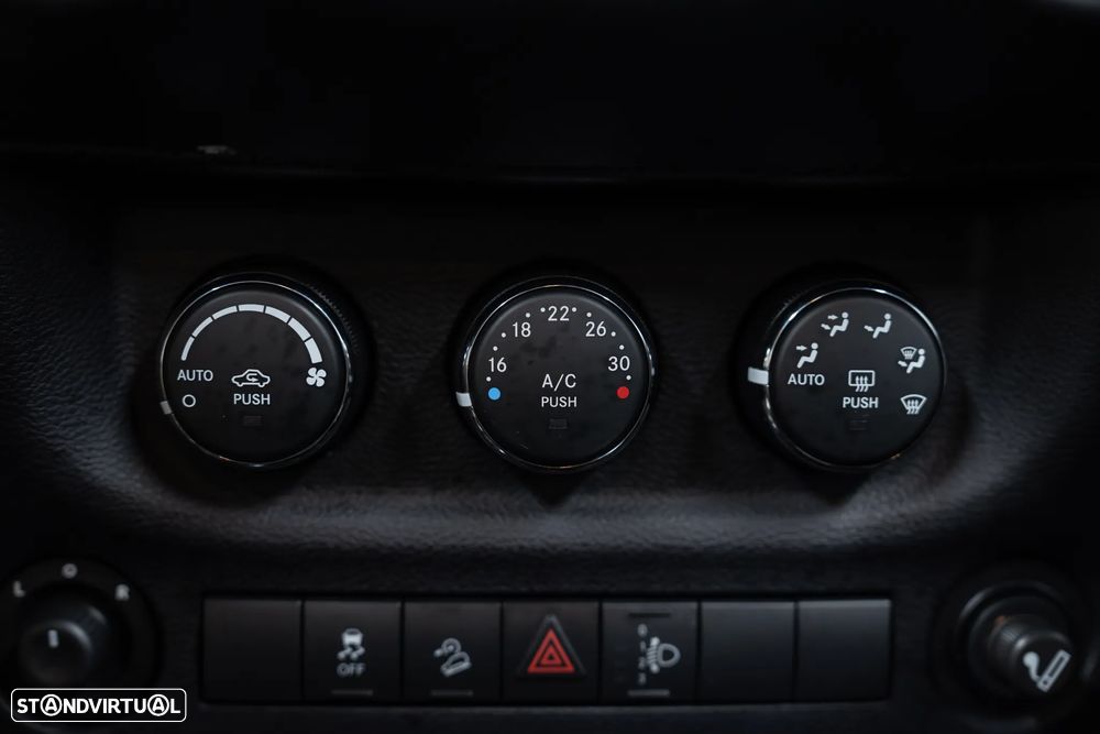 Jeep Wrangler 2.8 CRD Sport - 27