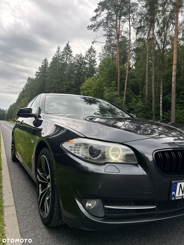 BMW Seria 5 525d xDrive - 18