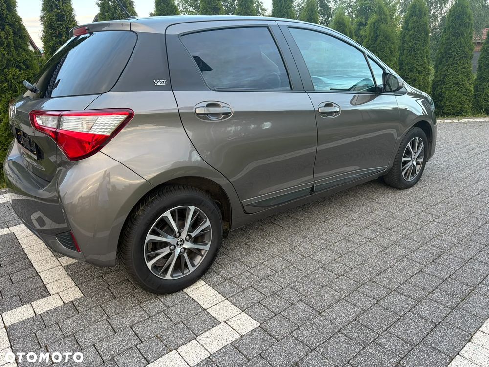 Toyota Yaris 1.5 Premium - 14