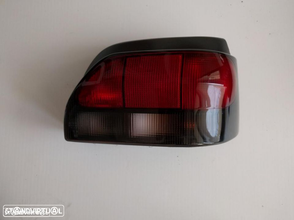 farolim farol tras direito renault clio 1996 a 1998 - 1