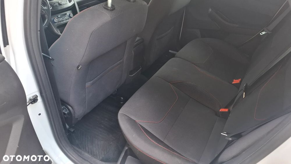 Ford Focus 1.5 EcoBoost ST-Line - 16