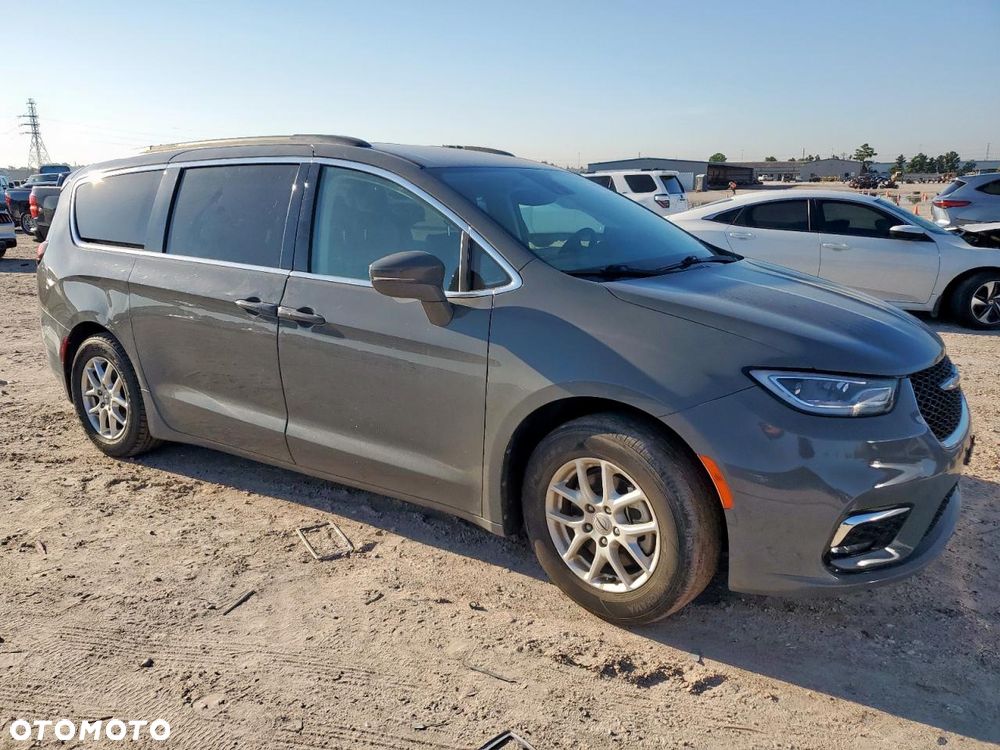 Chrysler Pacifica - 2