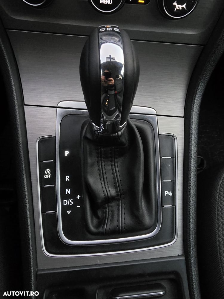 Volkswagen Golf 1.6 TDI DPF DSG Highline - 20