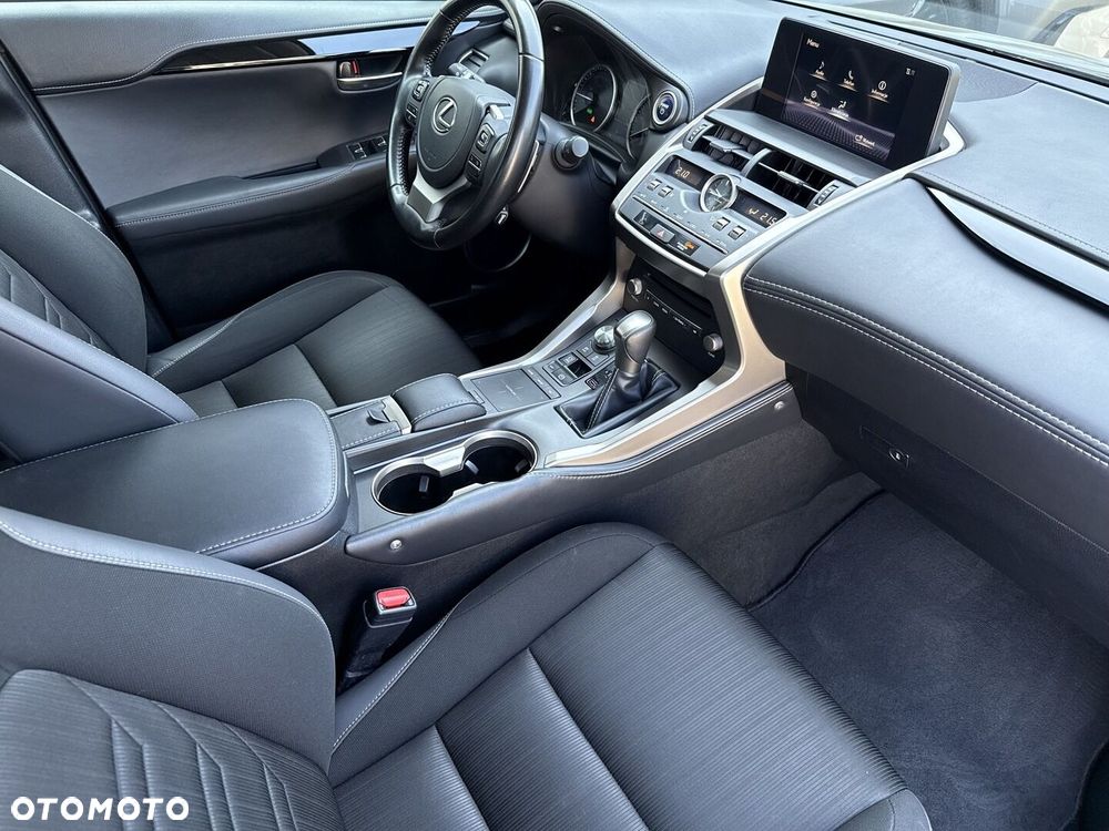 Lexus NX 300h Elegance 2WD - 10