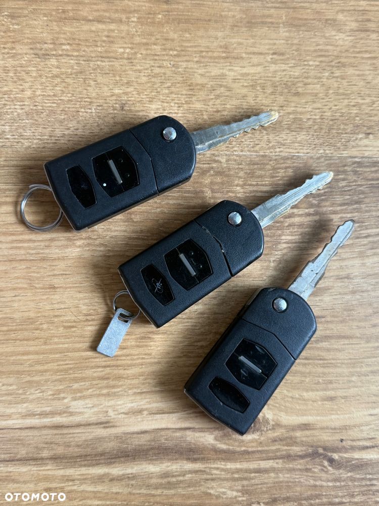 Mazda 3 5 6 koło dojazdowe 16cali T125/70 R16 Mazda 6 GH 2008/2010r kierownica air bag stan b.dobry kierownice Mazda 2 dy de 3 BK bl bp 5 CR CW 6 gg GY GJ cx-5 cx-3  plastiki wloty powietrza lampa tył lewa lub prawa strona Europejska stan b.dobry oryginalna w 100% sprawne oraz inne części - 40