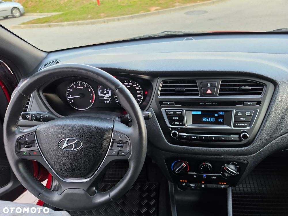 Hyundai i20 1.2 Fresh - 16