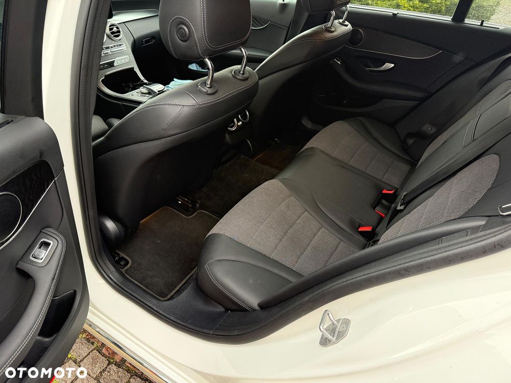 Mercedes-Benz Klasa C 300 de 9G-TRONIC - 34