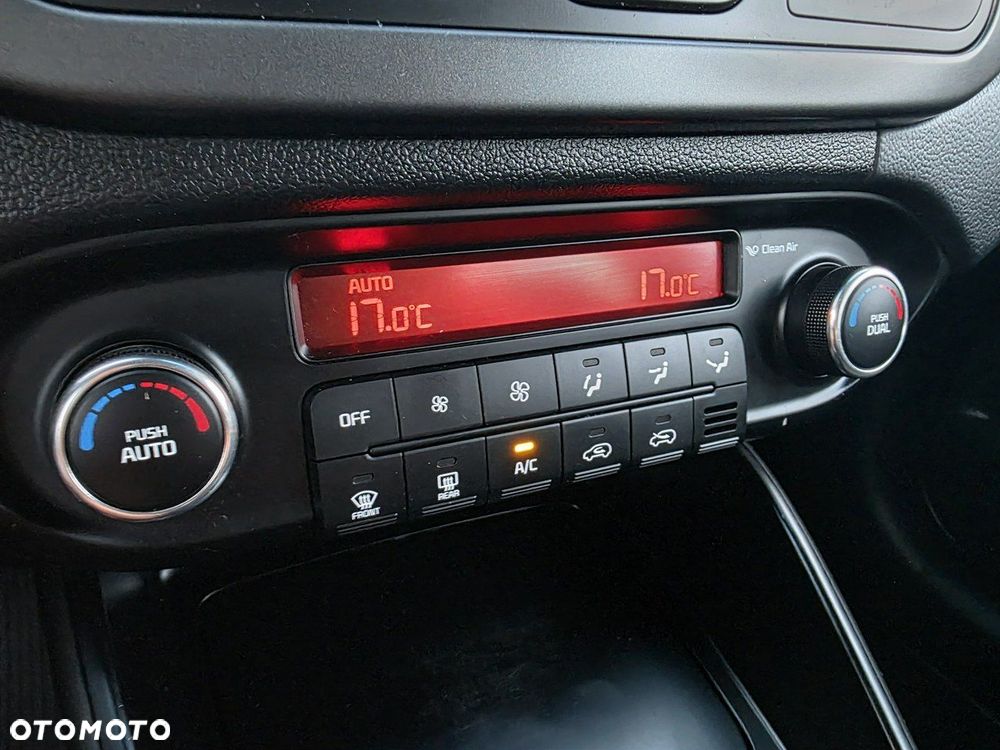 Kia Carens - 19