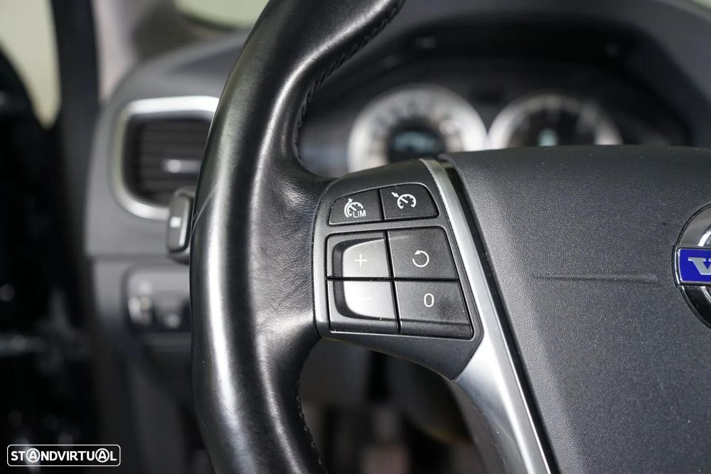 Volvo V60 1.6 D2 Momentum Eco - 23