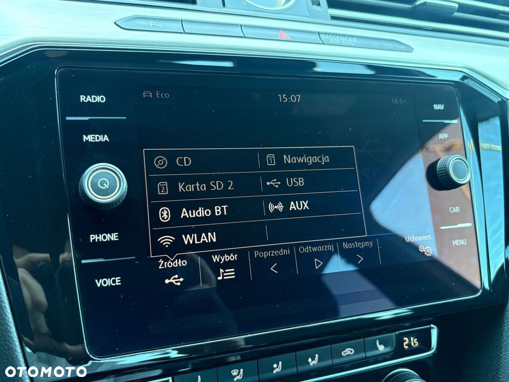 Volkswagen Passat - 31