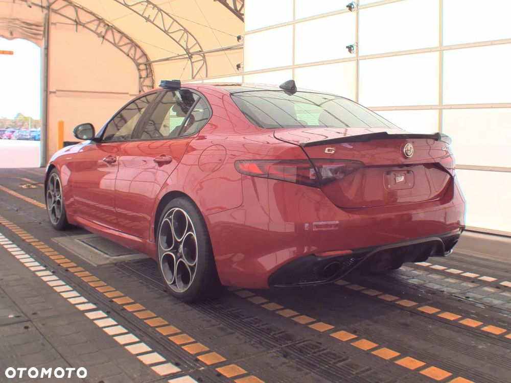 Alfa Romeo Giulia 2.0 Turbo 16V AT8 Veloce Ti - 8