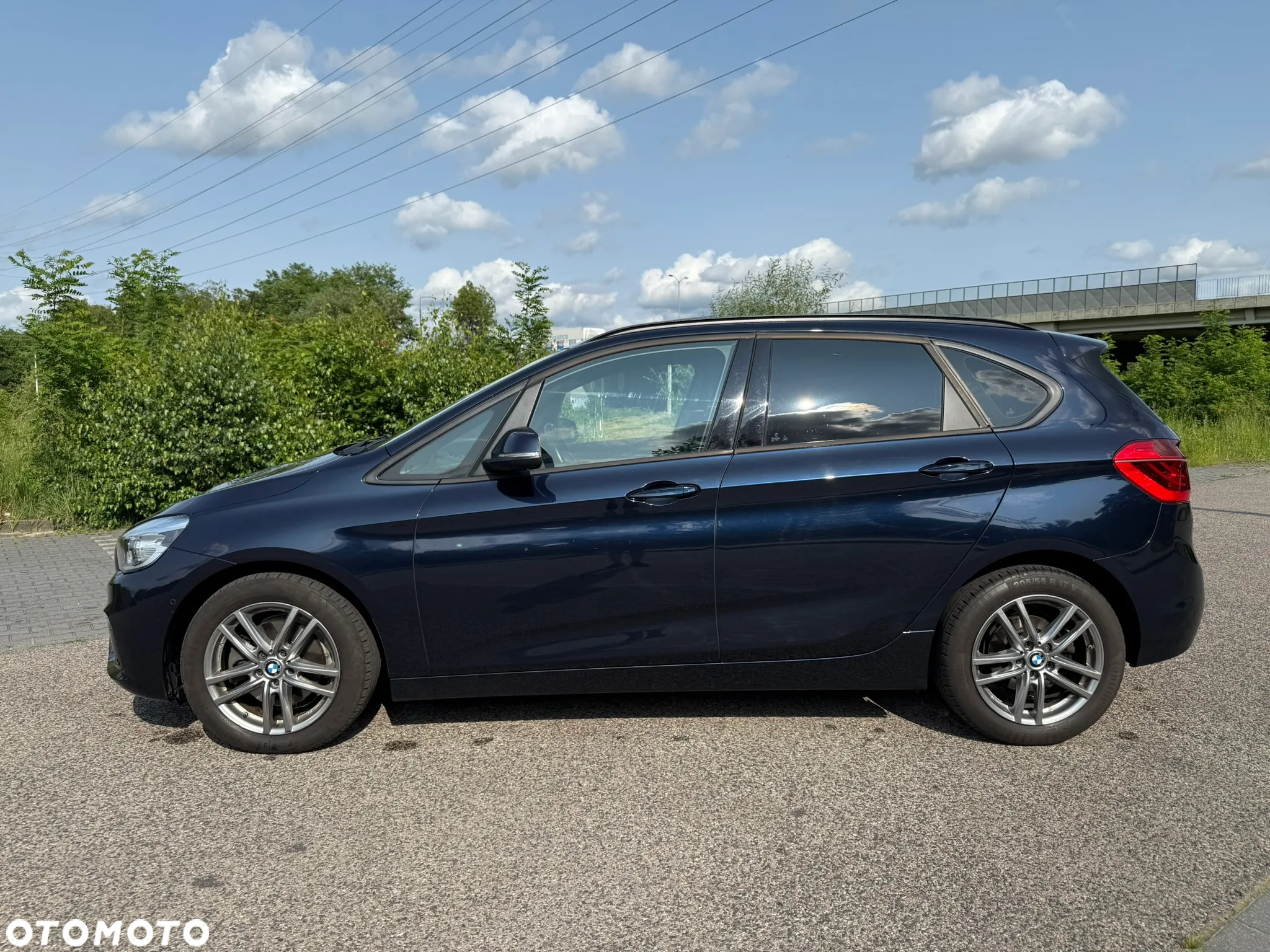 BMW Seria 2 220d xDrive Sport Line - 2