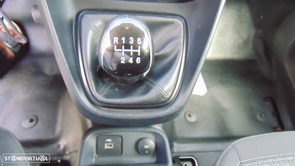 Ford CONNECT LONGA COM /AC - 14