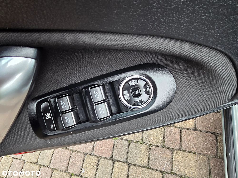 Ford Mondeo 2.0 Titanium - 14