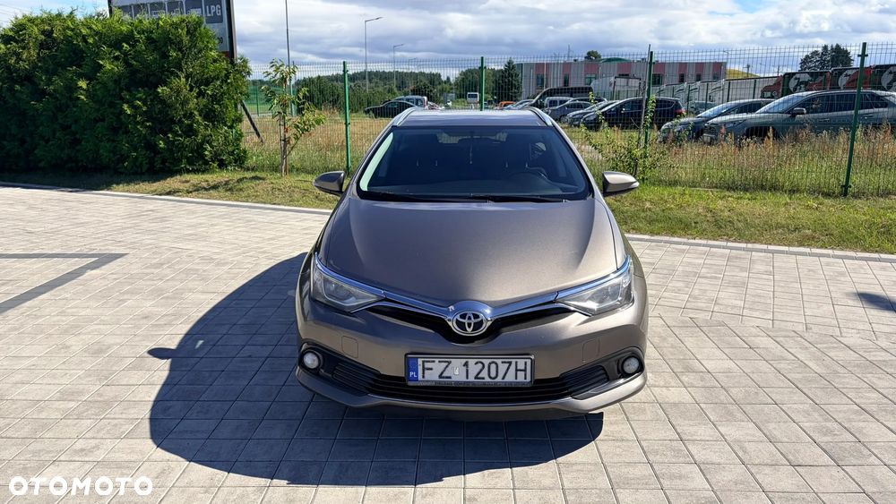 Toyota Auris 1.6 Premium Comfort - 3