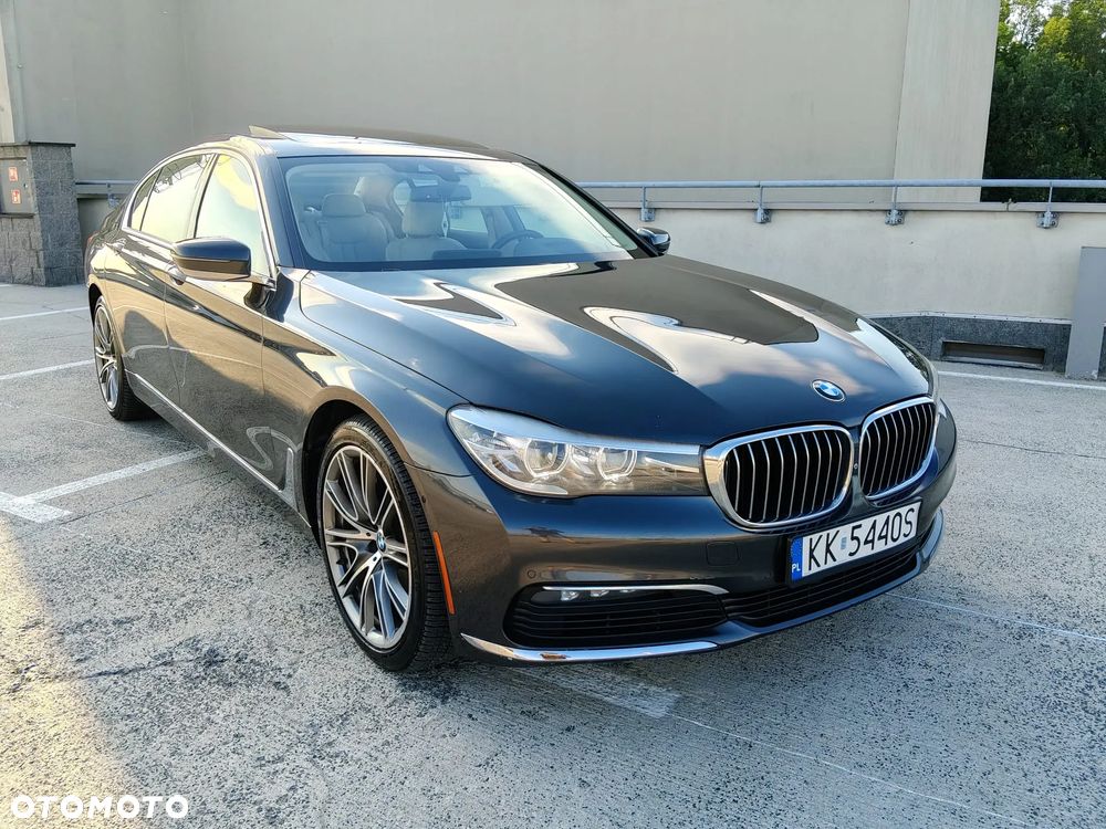 BMW Seria 7 740Li - 11