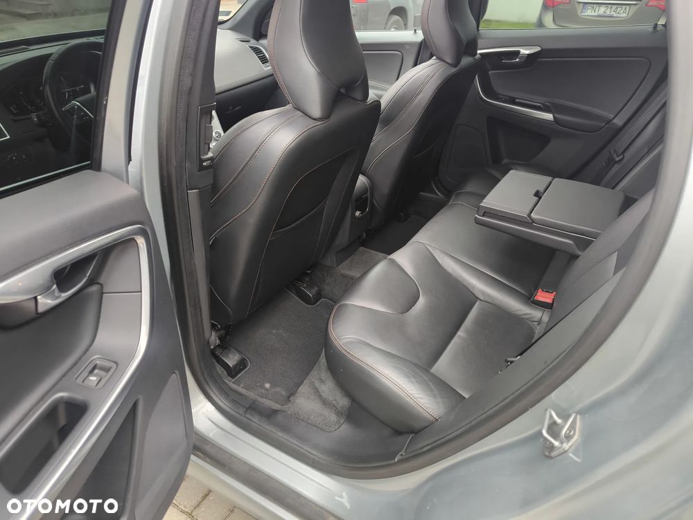 Volvo XC 60 D4 Drive-E Summum - 10
