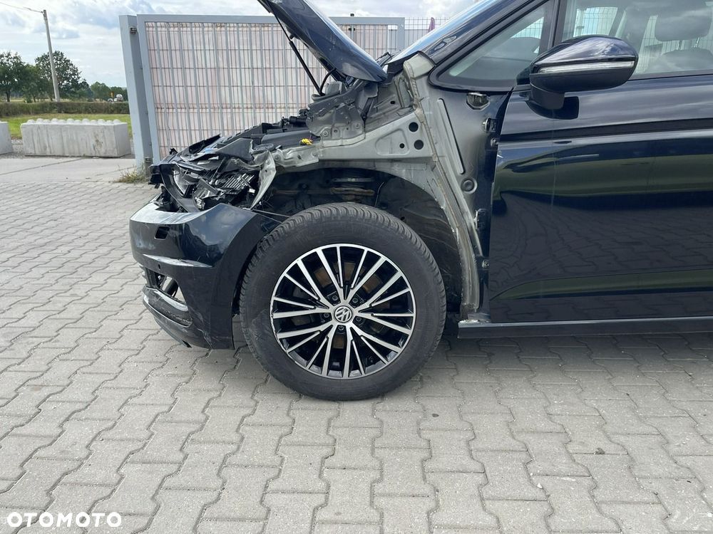 Volkswagen Touran 2.0 TDI BMT Comfortline - 4