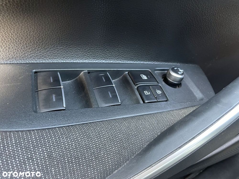 Toyota Corolla 1.8 Hybrid Comfort - 25