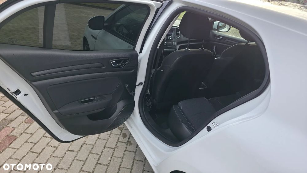 Renault Megane ENERGY TCe 100 LIFE - 15