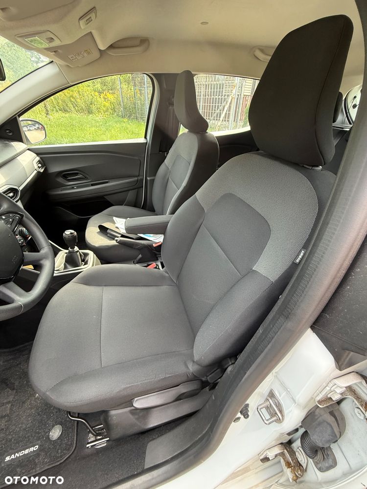 Dacia Sandero - 32