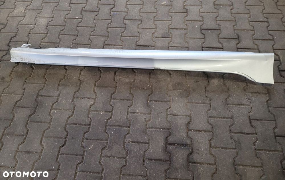 BMW F46 M-PAKIET LISTWA PROGOWA PRAWA - 1