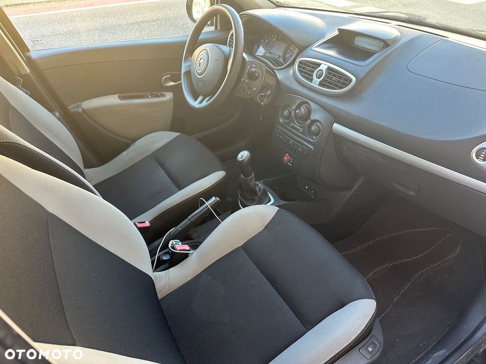 Renault Clio 1.2 16V 75 Dynamique - 24