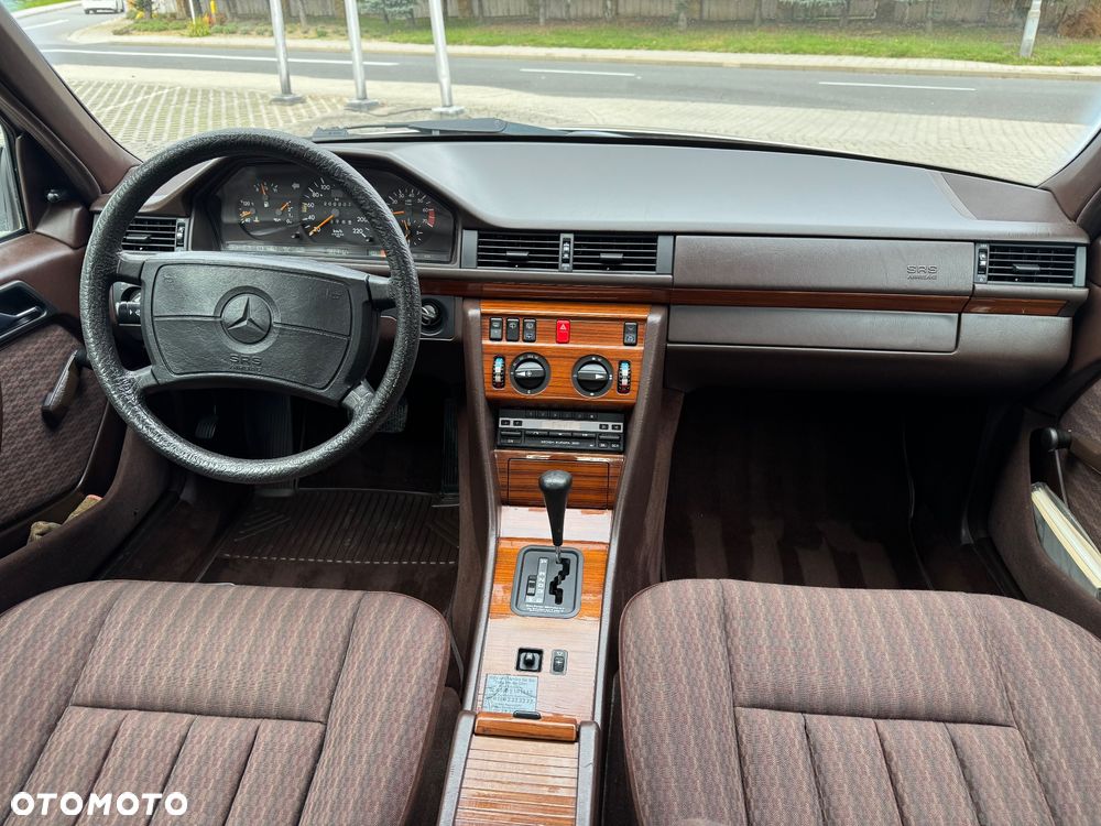 Mercedes-Benz W124 (1984-1993) - 25