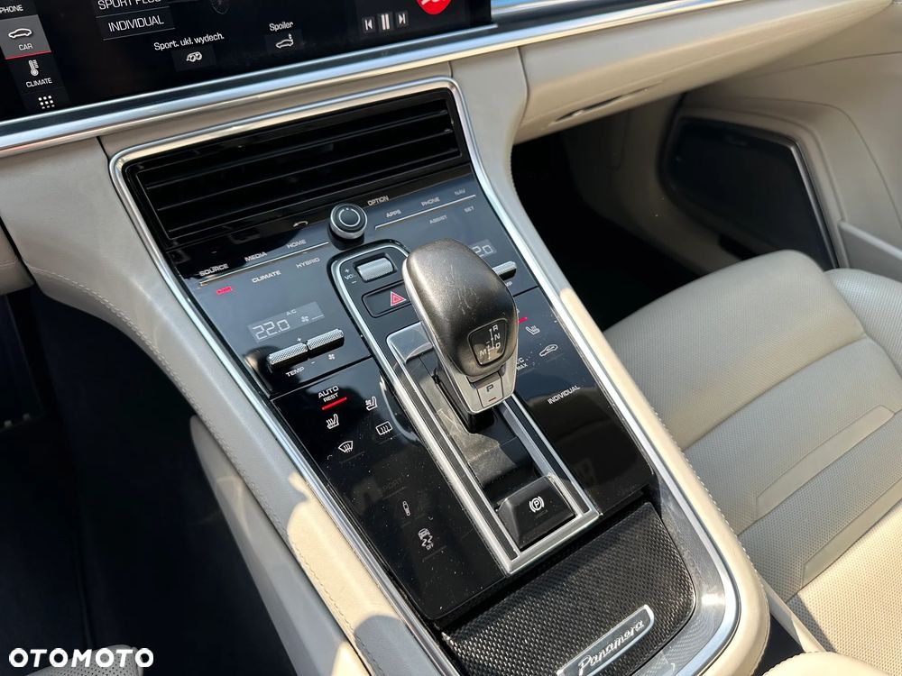 Porsche Panamera - 16