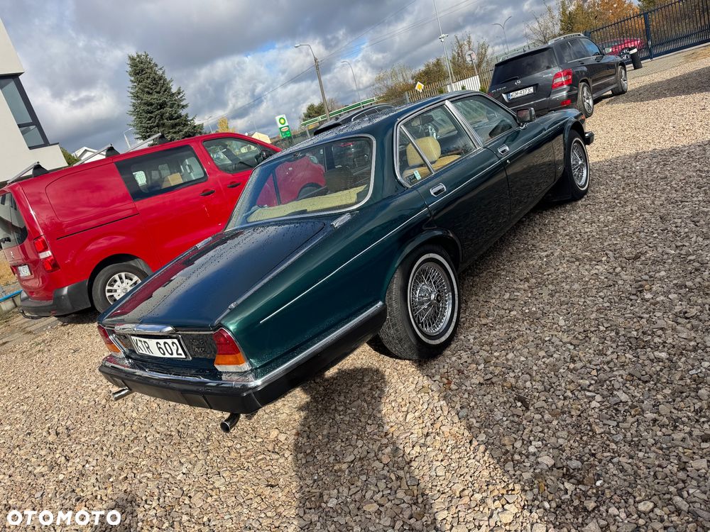 Jaguar XJ - 27