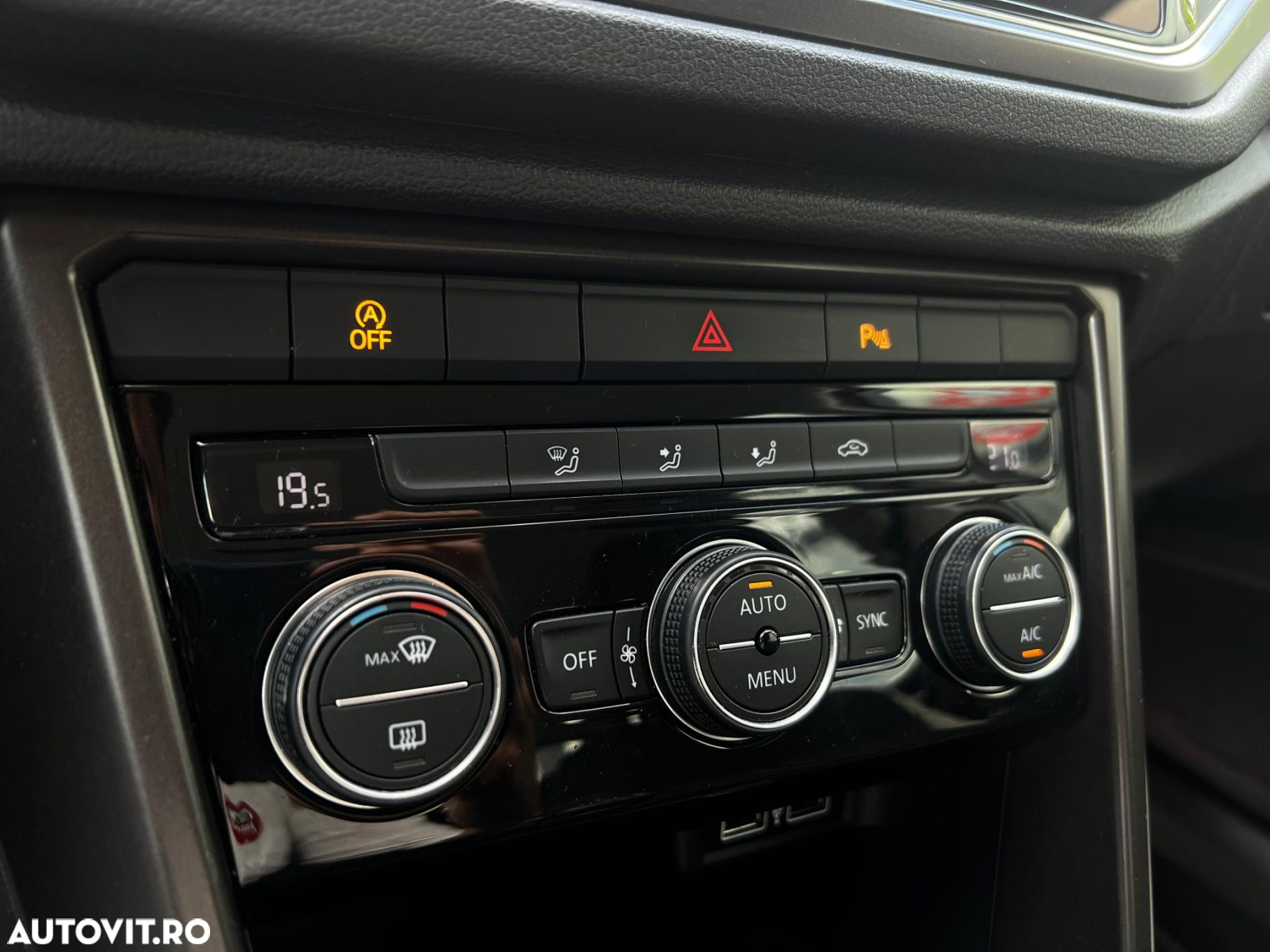 Volkswagen T-ROC - 19