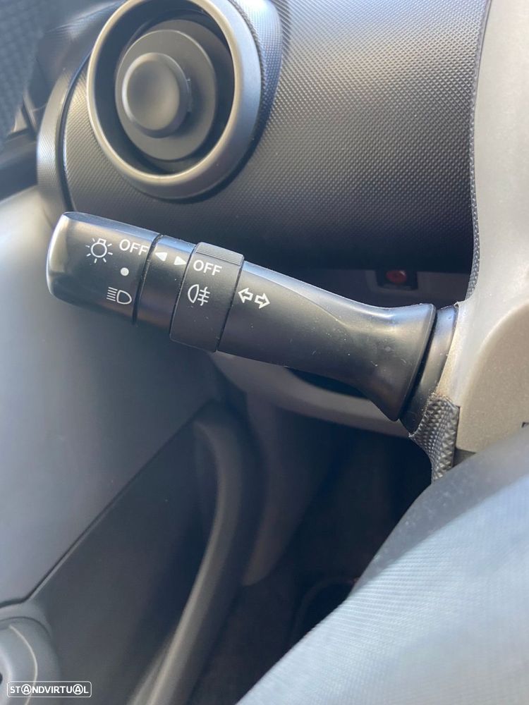 Peugeot 107 1.0 Trendy - 12