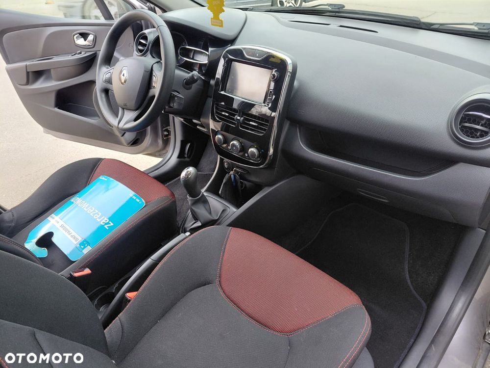 Renault Clio 1.2 16V 75 LIMITED - 8