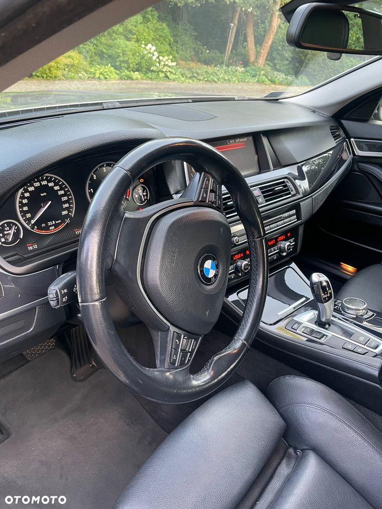 BMW Seria 5 525d Luxury Line - 17