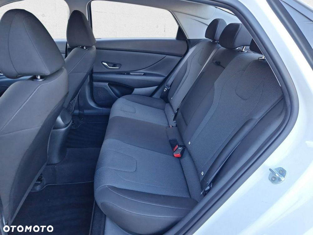 Hyundai Elantra - 19